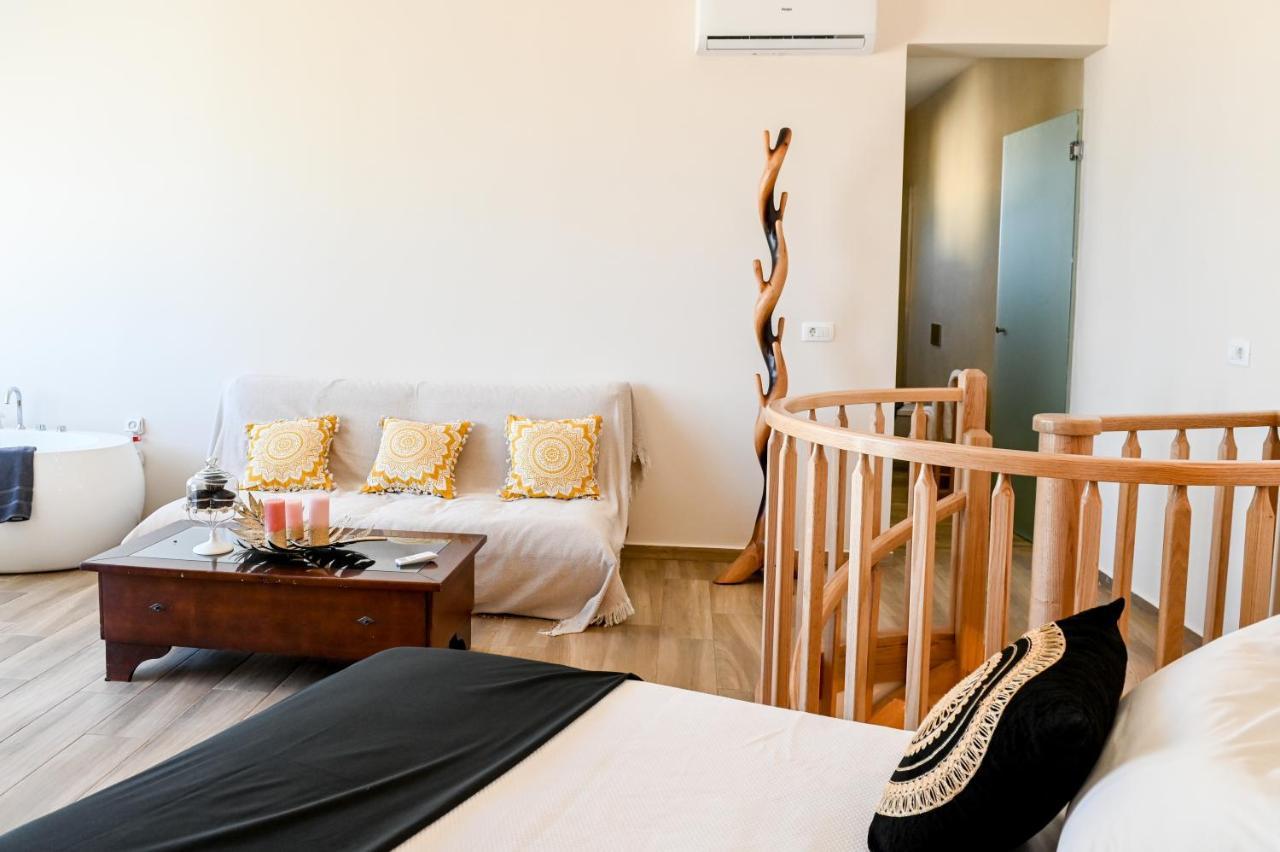 Residence By Georgia Studios Fira  Dış mekan fotoğraf