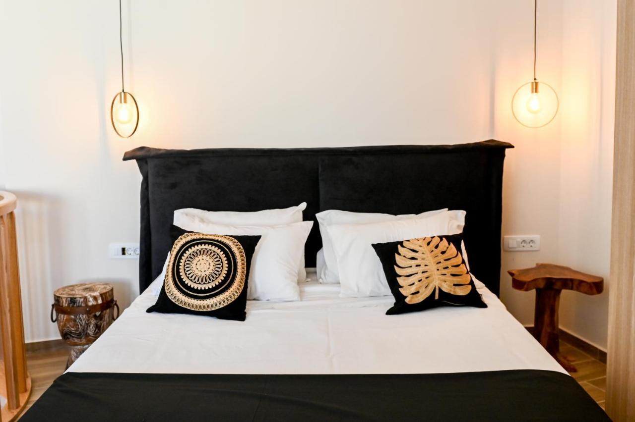 Residence By Georgia Studios Fira  Dış mekan fotoğraf