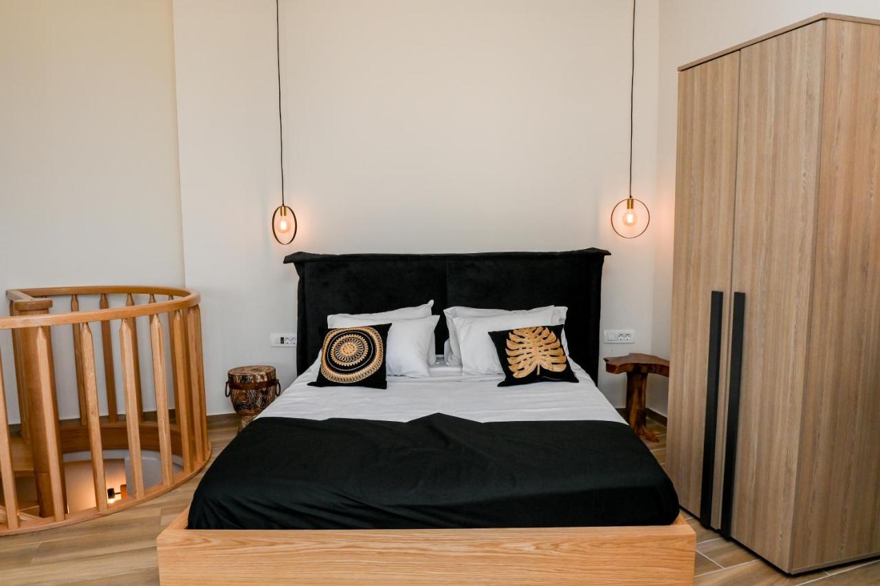 Residence By Georgia Studios Fira  Dış mekan fotoğraf